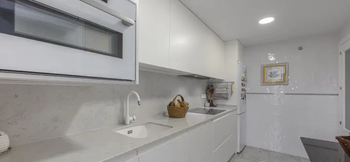 Sale of middle floor apartment in Nueva Andalucía 4