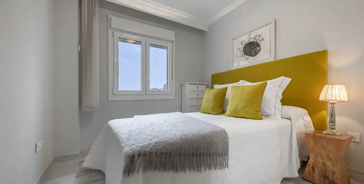 Sale of middle floor apartment in Nueva Andalucía 18