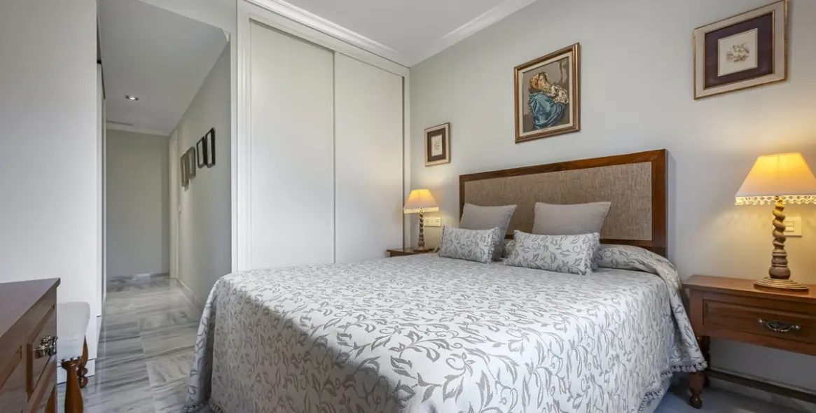 Sale of middle floor apartment in Nueva Andalucía 20