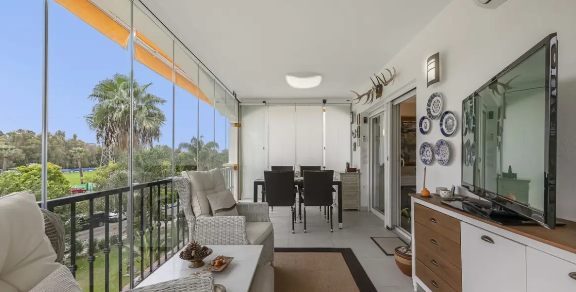 Sale of middle floor apartment in Nueva Andalucía 3