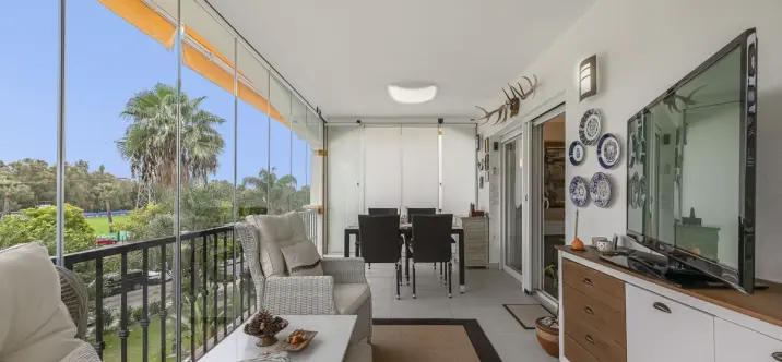 Sale of middle floor apartment in Nueva Andalucía 2