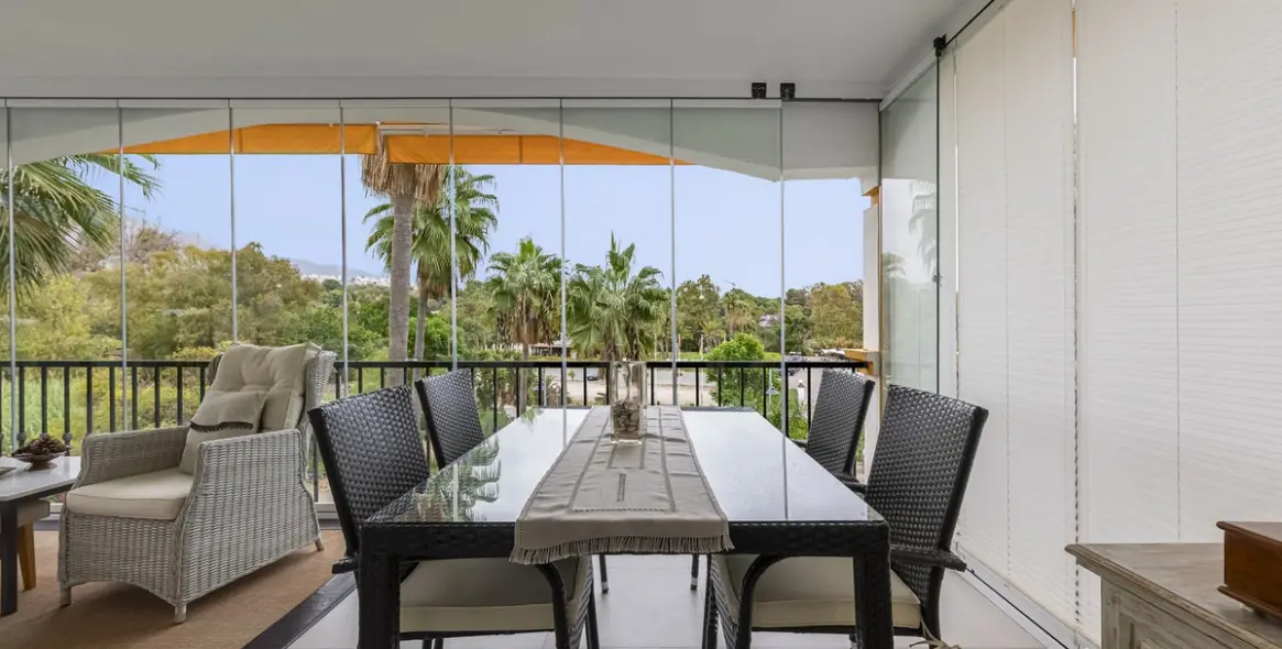 Sale of middle floor apartment in Nueva Andalucía 9