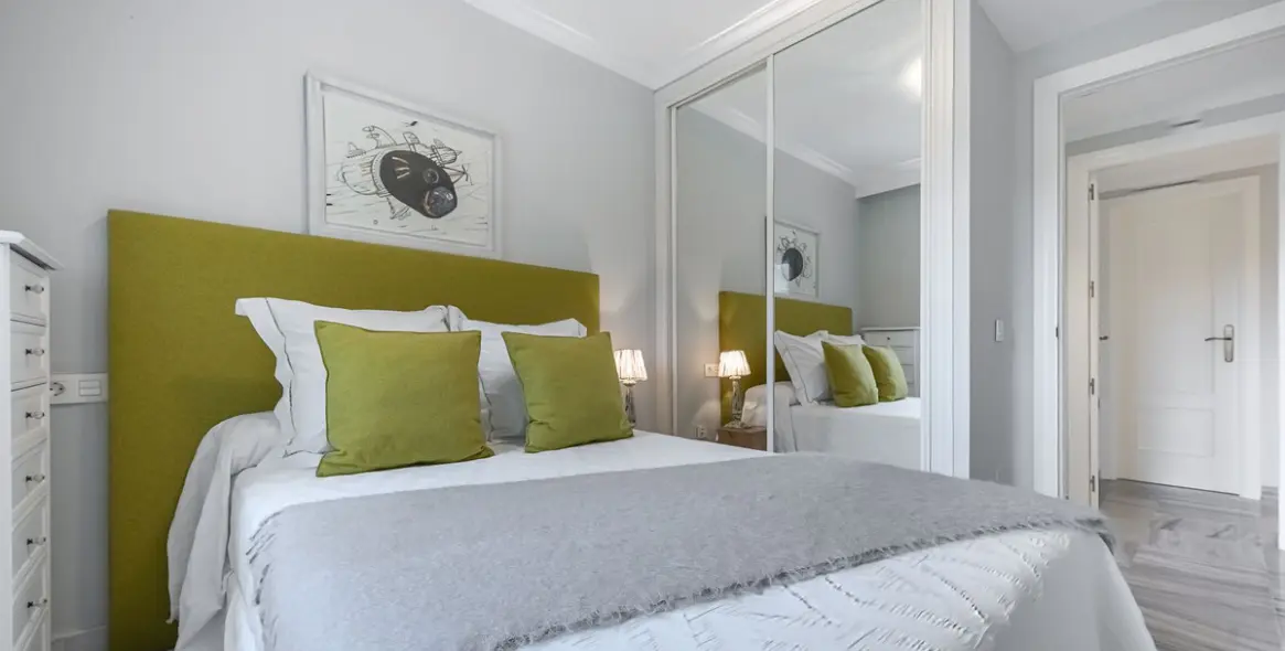 Sale of middle floor apartment in Nueva Andalucía 17