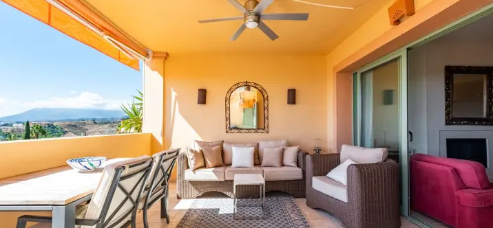 Sale of middle floor apartment in Los Flamingos 0