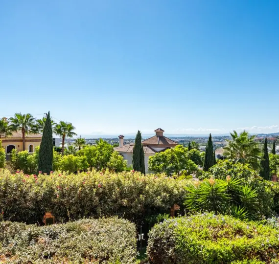 Sale of middle floor apartment in Los Flamingos