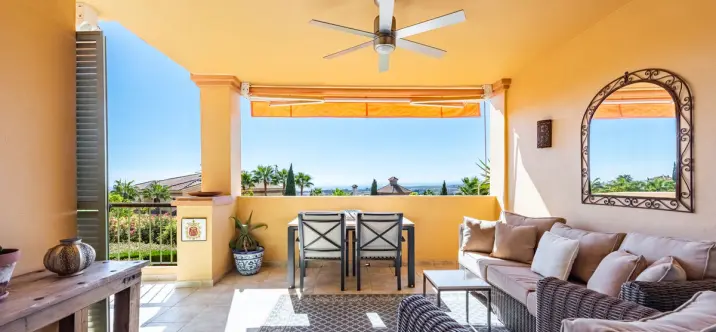 Sale of middle floor apartment in Los Flamingos 3