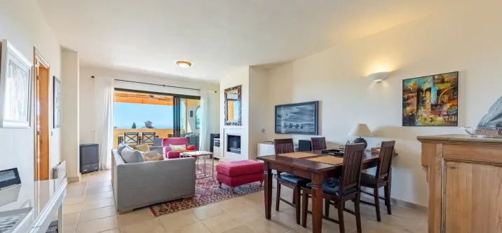 Sale of middle floor apartment in Los Flamingos 4