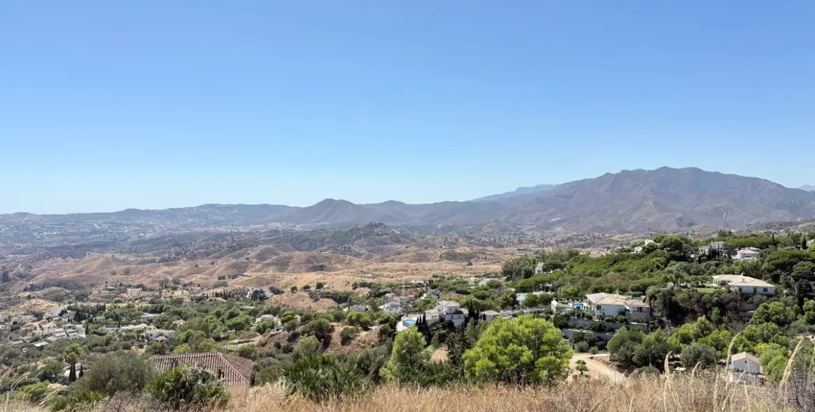 Продажа  жилого участка в Mijas 3
