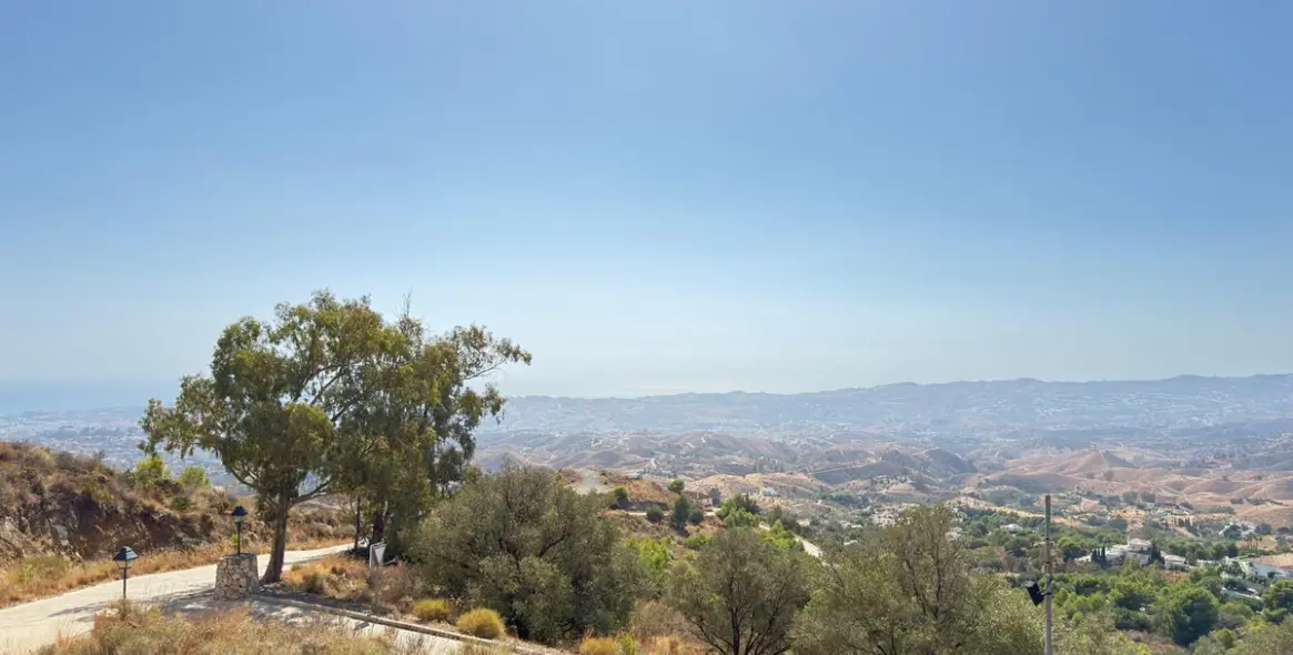 Продажа  жилого участка в Mijas 9