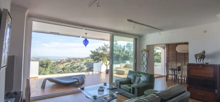 Venta de apartamento en planta media en La Mairena 2