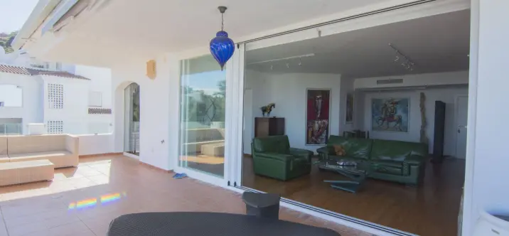 Venta de apartamento en planta media en La Mairena 4