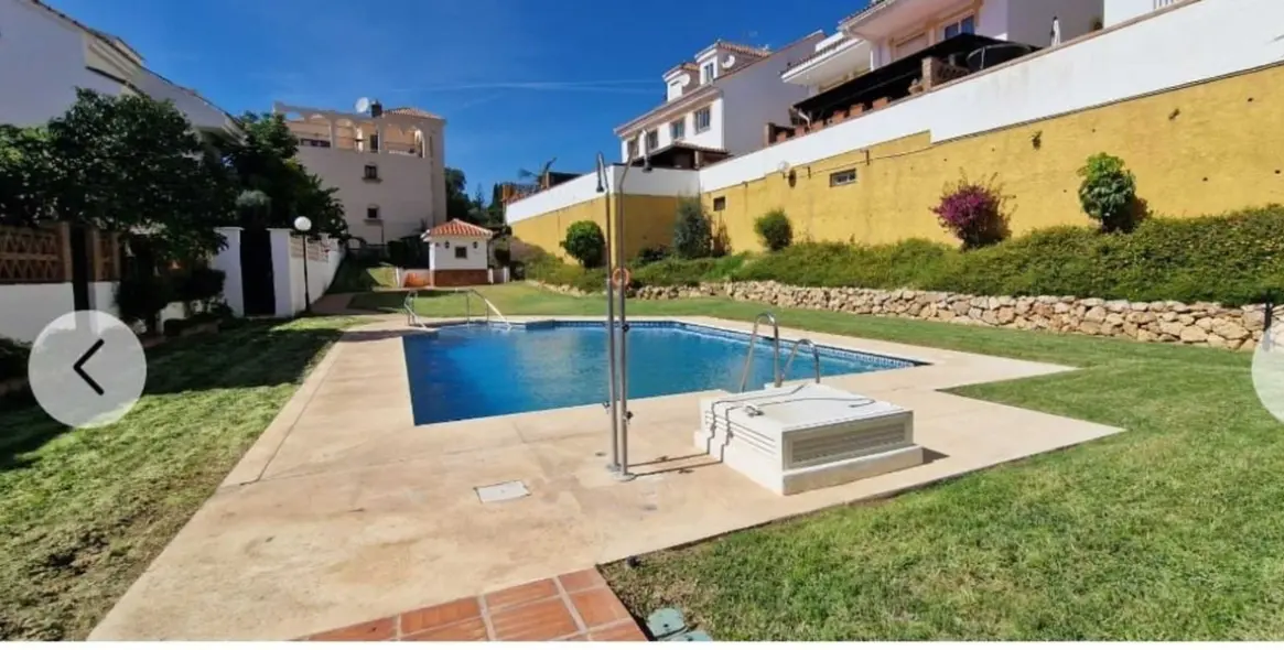 Продажа дома на две семьи в Sierrezuela 1