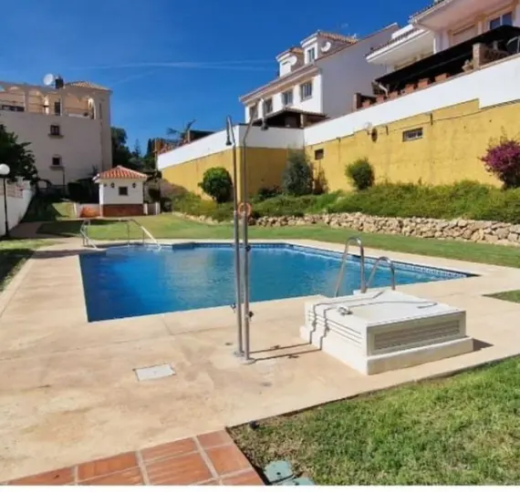 Продажа дома на две семьи в Sierrezuela