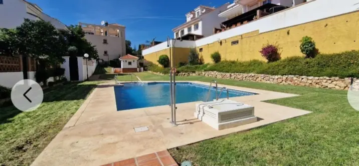 Продажа дома на две семьи в Sierrezuela 0