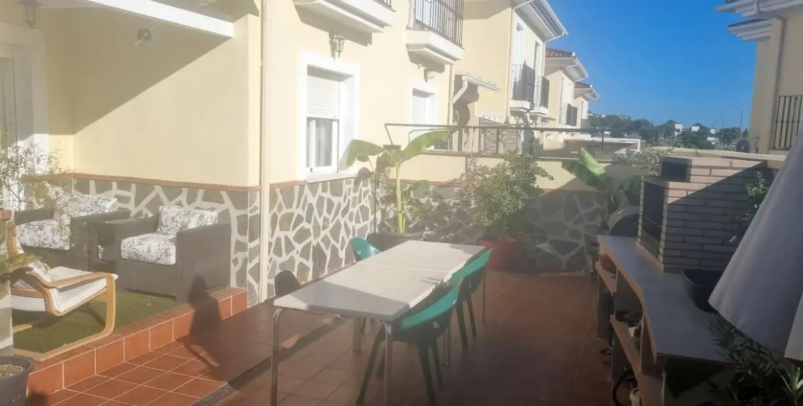 Продажа дома на две семьи в Campanillas 1