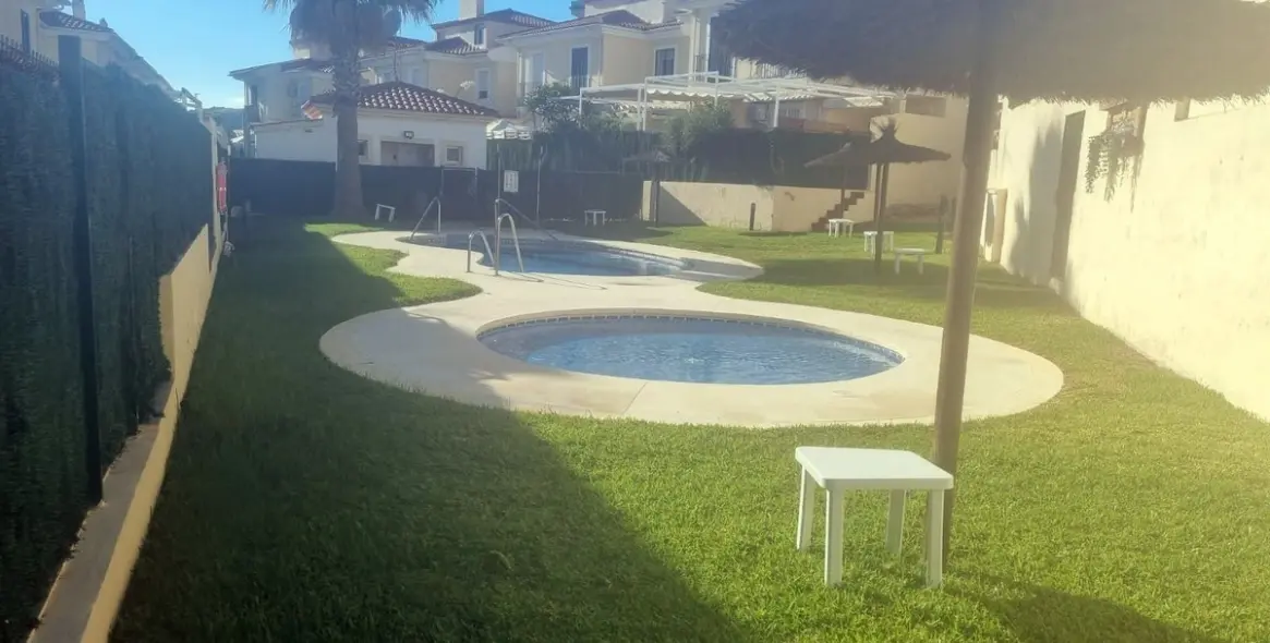 Продажа дома на две семьи в Campanillas 3