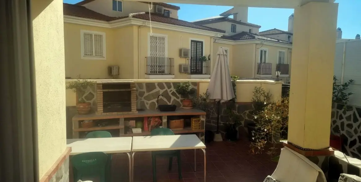 Продажа дома на две семьи в Campanillas 4