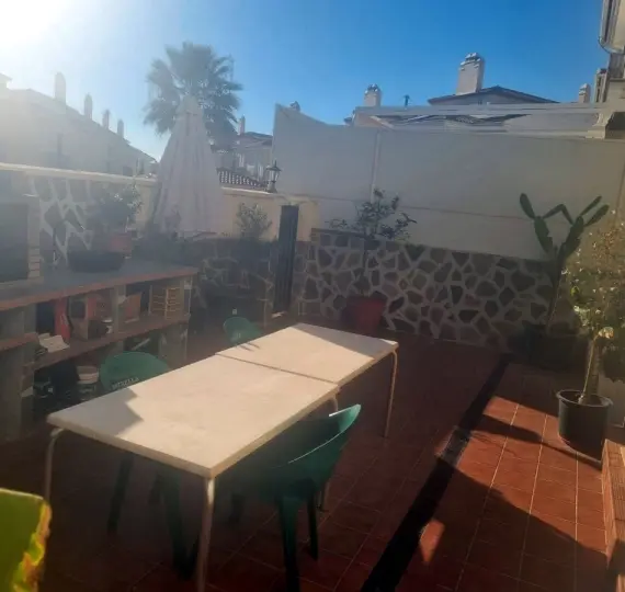 Продажа дома на две семьи в Campanillas