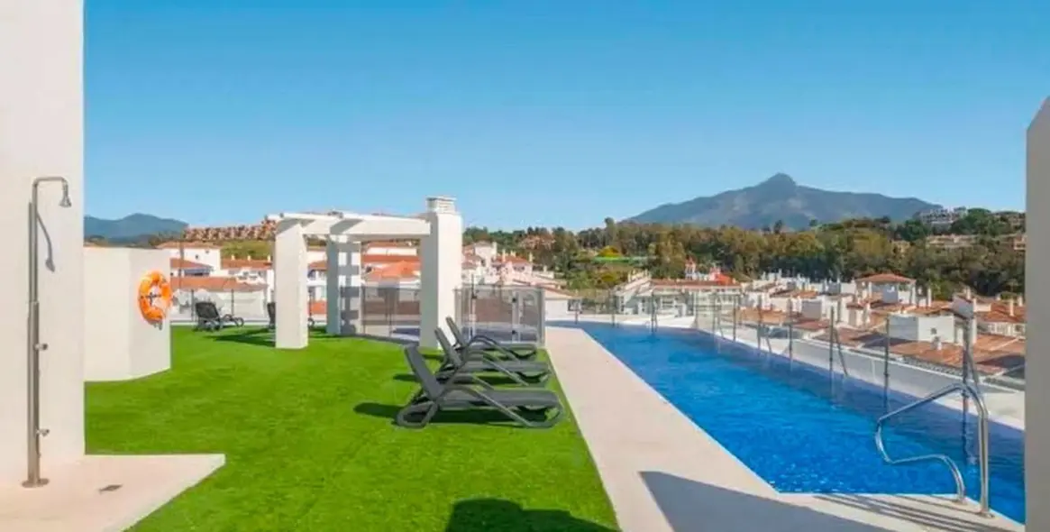 Sale of middle floor apartment in Nueva Andalucía 5