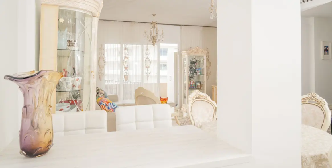 Sale of middle floor apartment in Nueva Andalucía 12