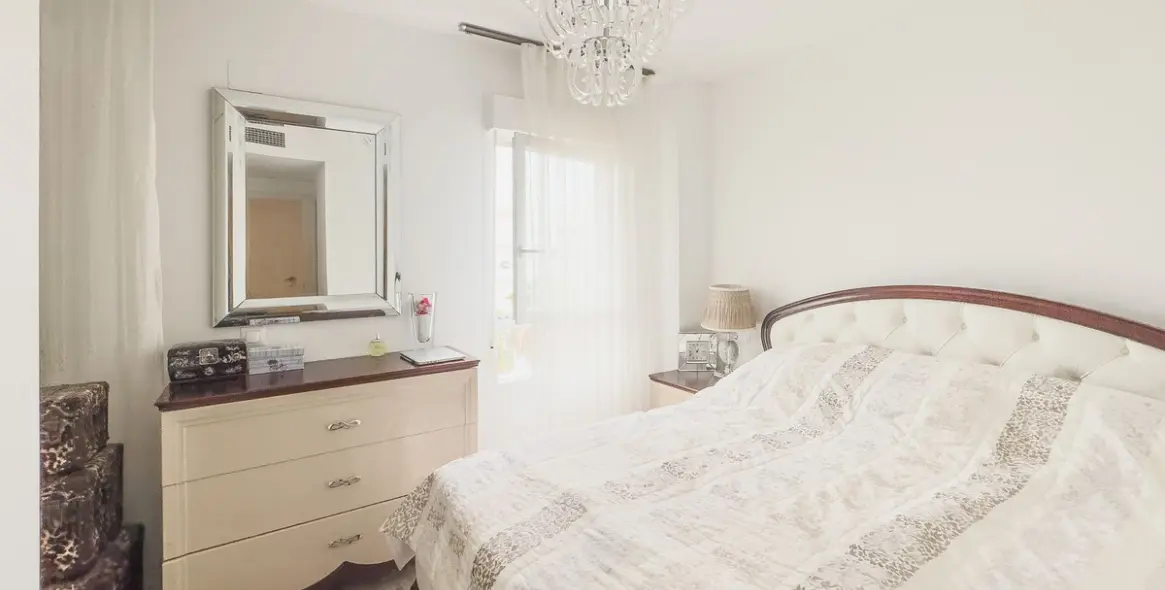 Sale of middle floor apartment in Nueva Andalucía 14