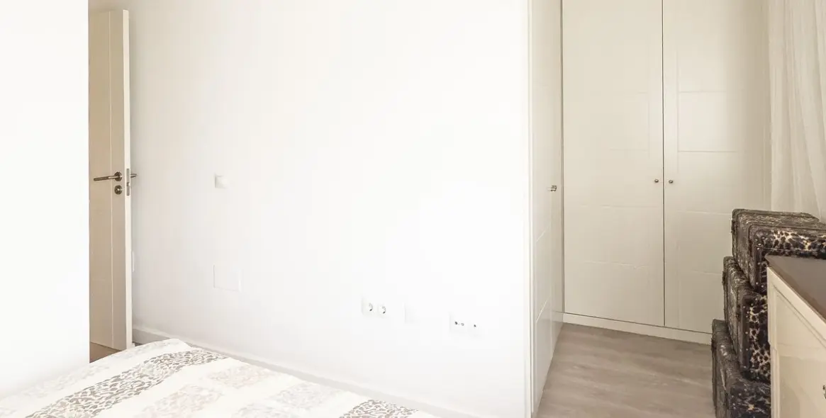 Sale of middle floor apartment in Nueva Andalucía 15