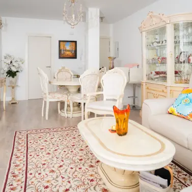 Sale of middle floor apartment in Nueva Andalucía