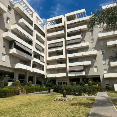 Sale of middle floor apartment in Nueva Andalucía
