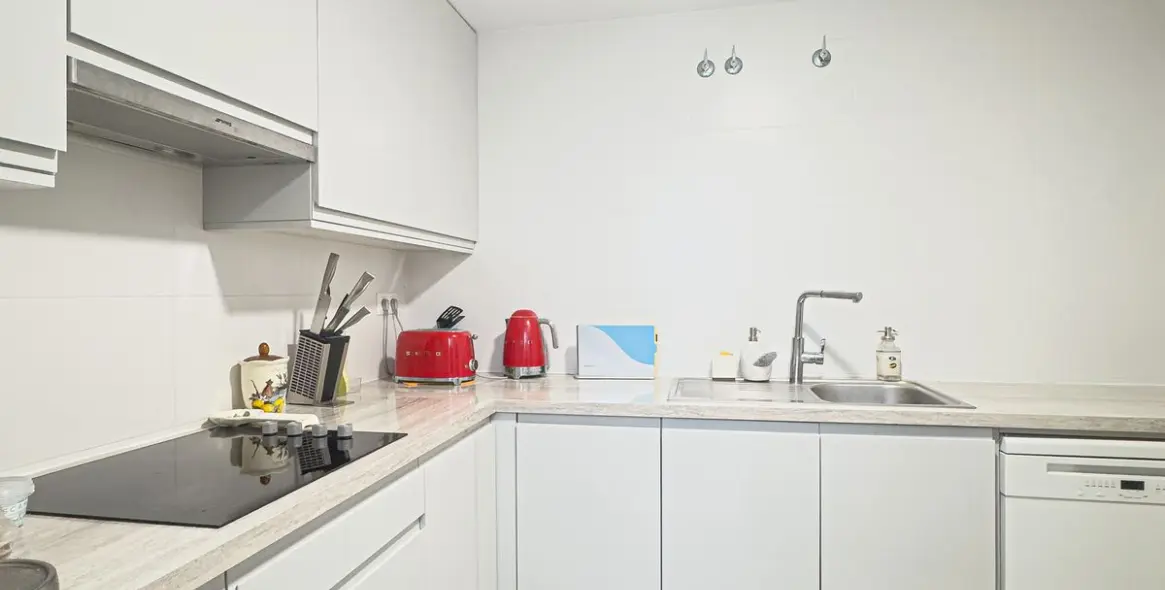 Sale of middle floor apartment in Nueva Andalucía 16