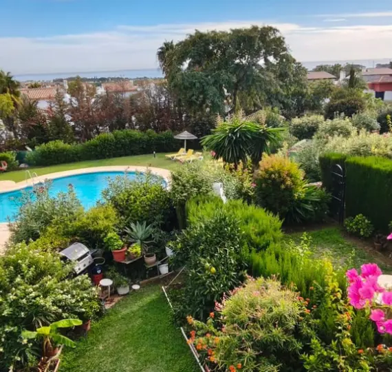 Sale of townhouse in El Paraiso