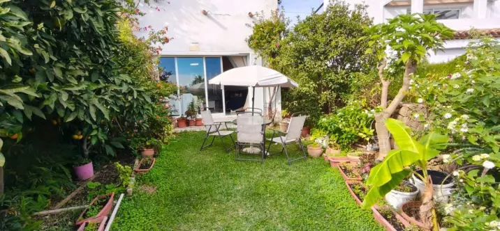 Sale of townhouse in El Paraiso 2