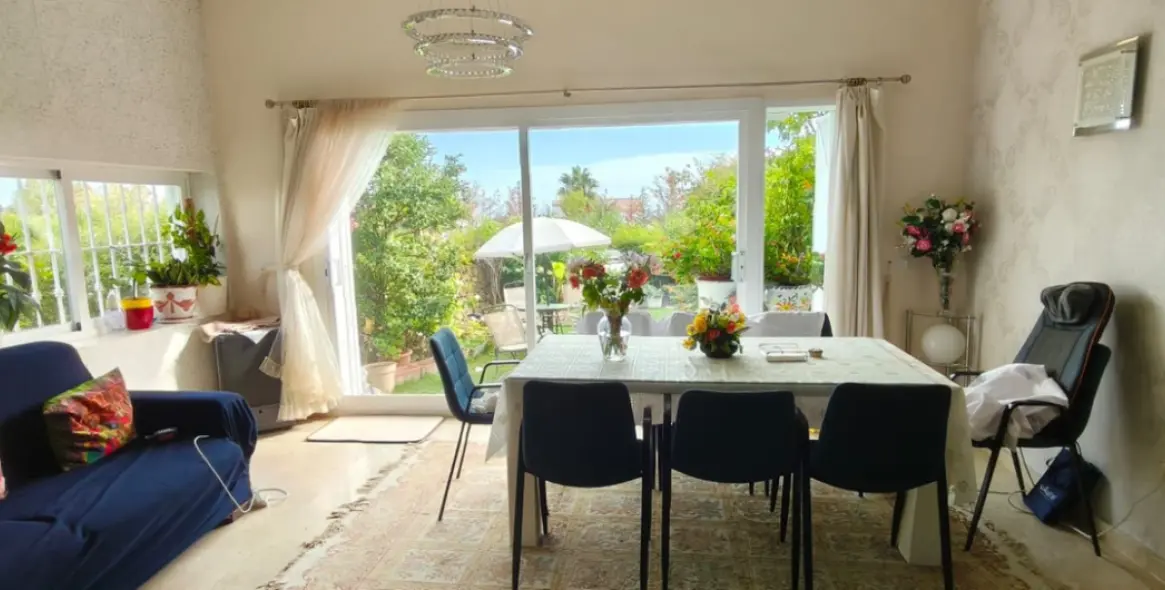 Sale of townhouse in El Paraiso 5