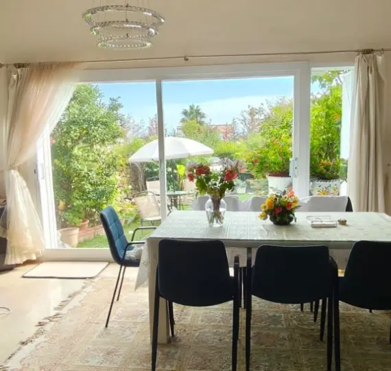 Sale of townhouse in El Paraiso