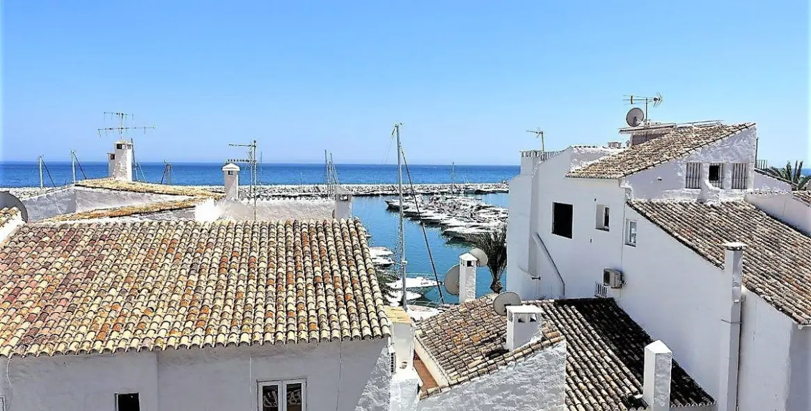 Long-term rent of middle floor apartment in Puerto Banús 1