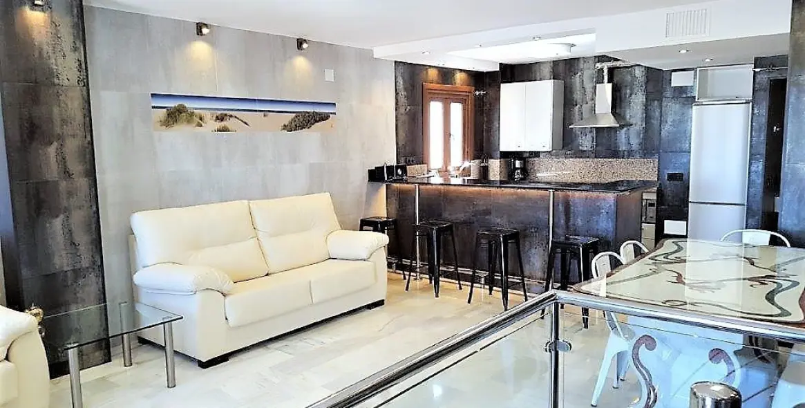 Long-term rent of middle floor apartment in Puerto Banús 2