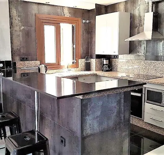 Long-term rent of middle floor apartment in Puerto Banús