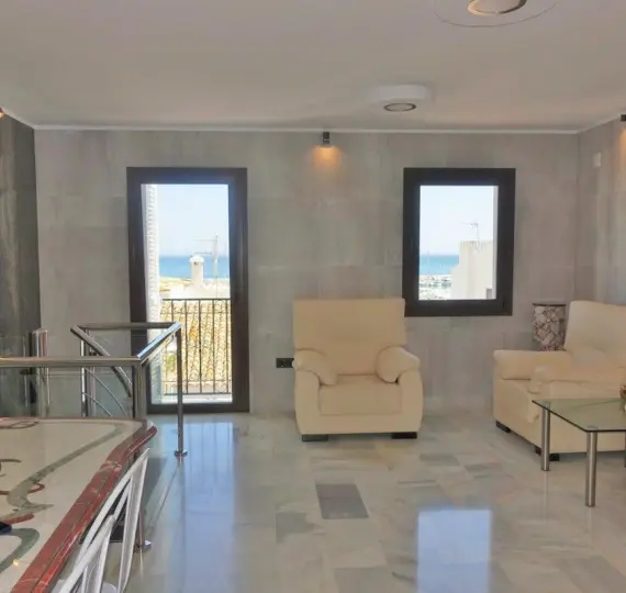 Long-term rent of middle floor apartment in Puerto Banús