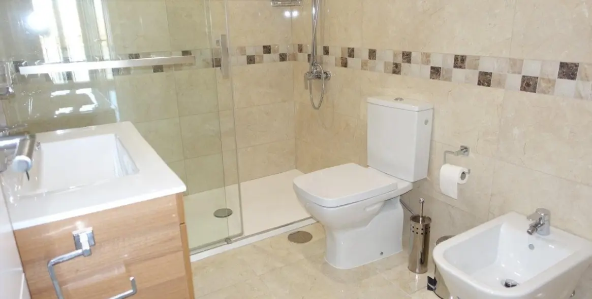 Long-term rent of middle floor apartment in Puerto Banús 8