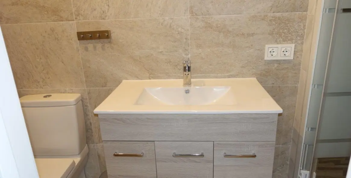 Long-term rent of middle floor apartment in Puerto Banús 9