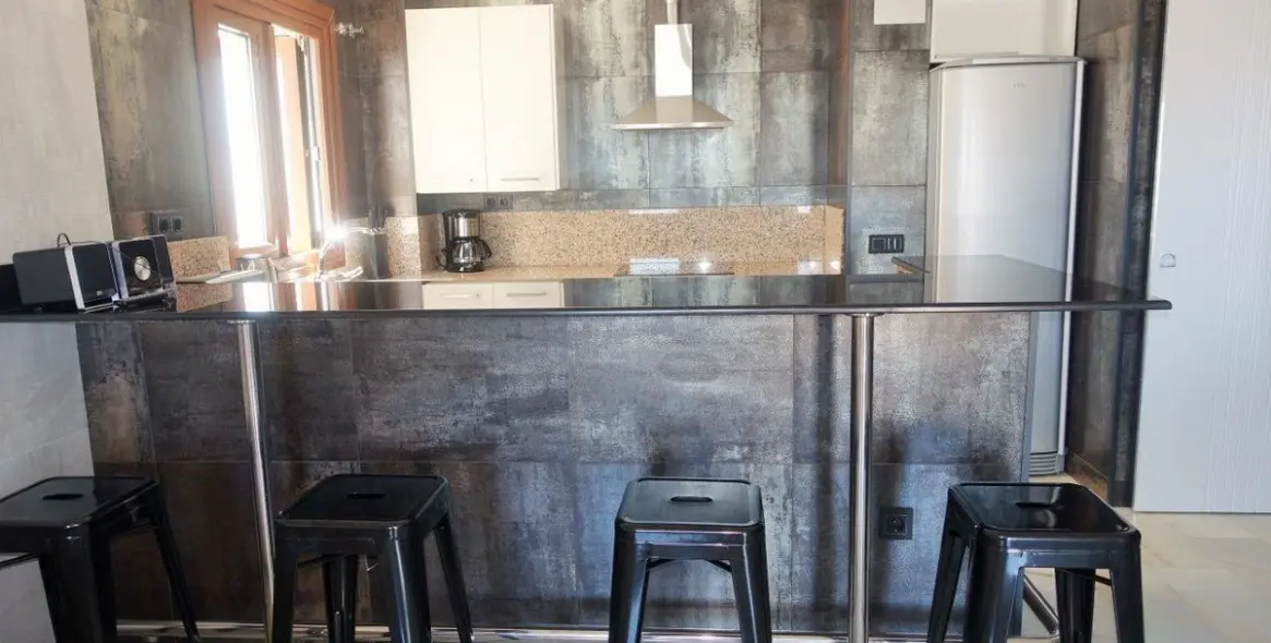 Long-term rent of middle floor apartment in Puerto Banús 15