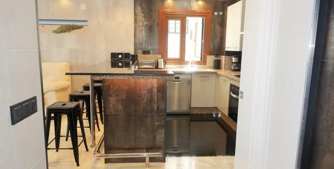 Long-term rent of middle floor apartment in Puerto Banús 18