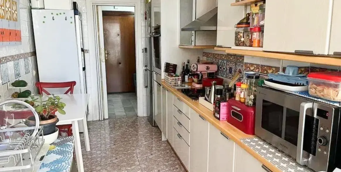 Sale of middle floor apartment in Nueva Andalucía 10