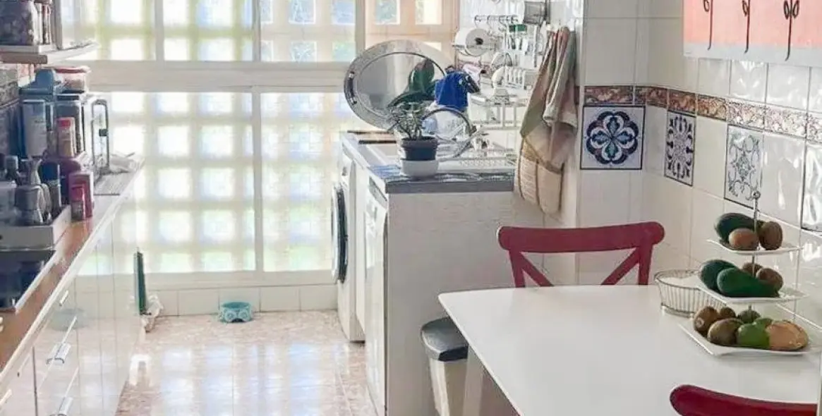 Sale of middle floor apartment in Nueva Andalucía 11