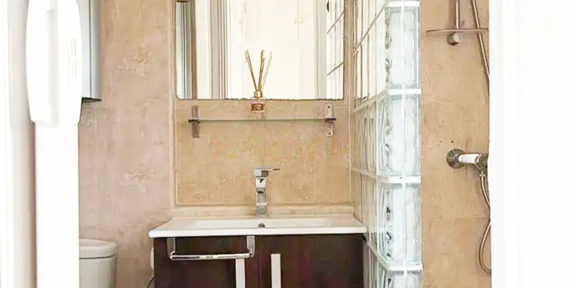 Sale of middle floor apartment in Nueva Andalucía 15