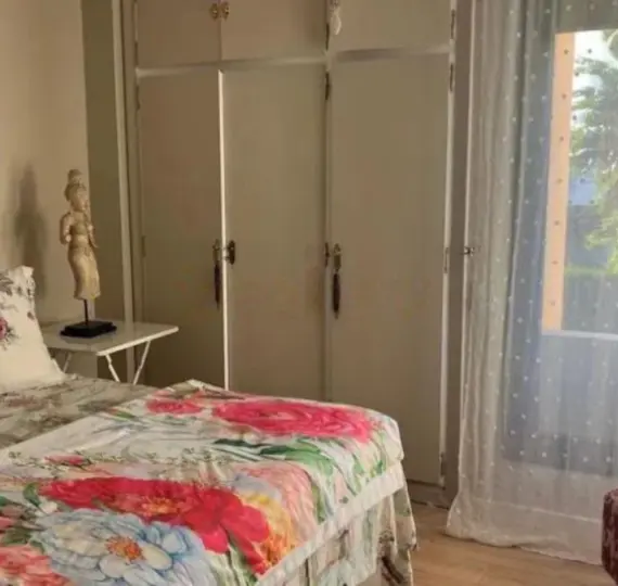 Sale of middle floor apartment in Nueva Andalucía