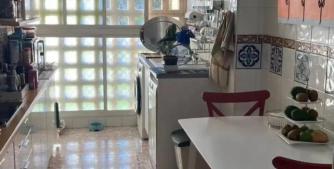 Sale of middle floor apartment in Nueva Andalucía 9