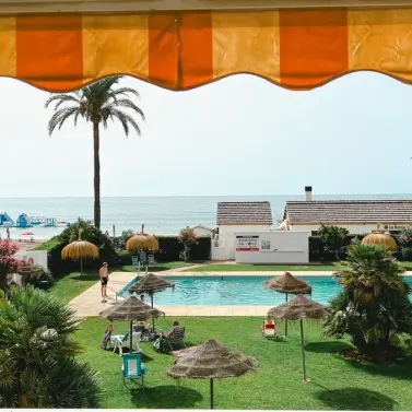 Sale of middle floor apartment in La Cala de Mijas