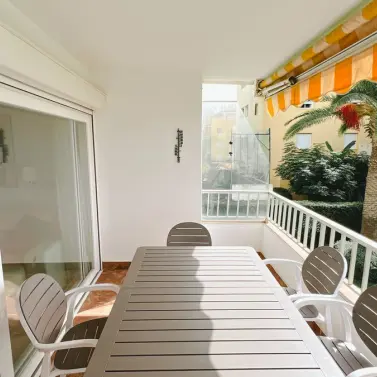 Sale of middle floor apartment in La Cala de Mijas