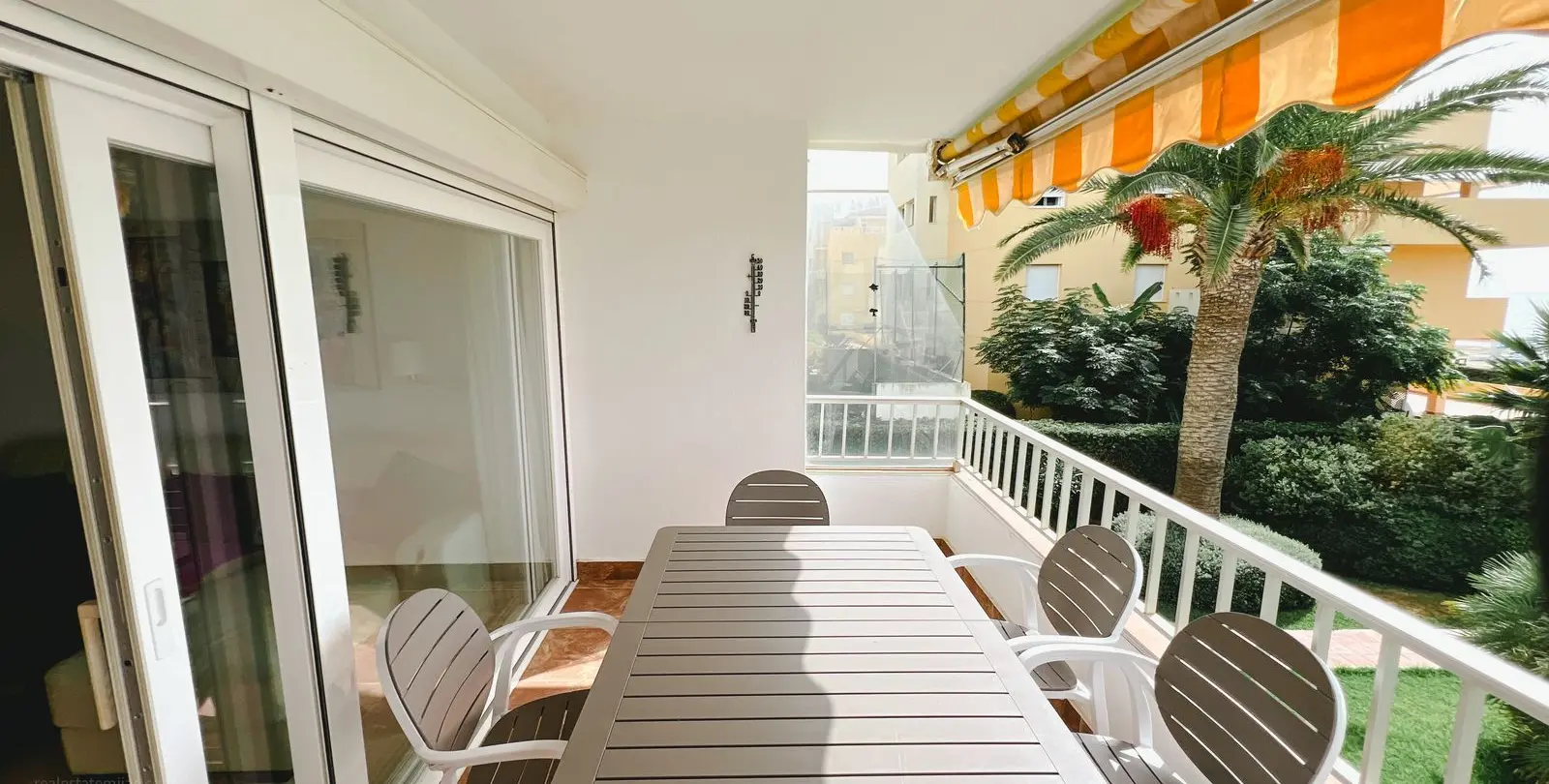 Sale of middle floor apartment in La Cala de Mijas 4