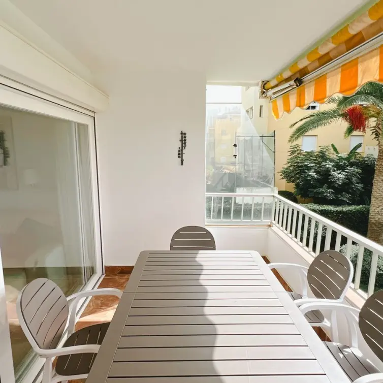 Sale of middle floor apartment in La Cala de Mijas